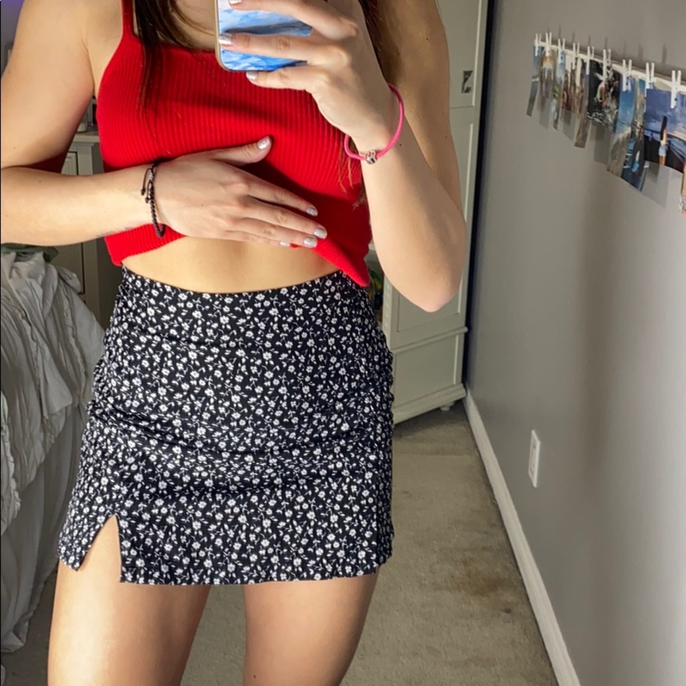 BRANDY MELVILLE SKIRT